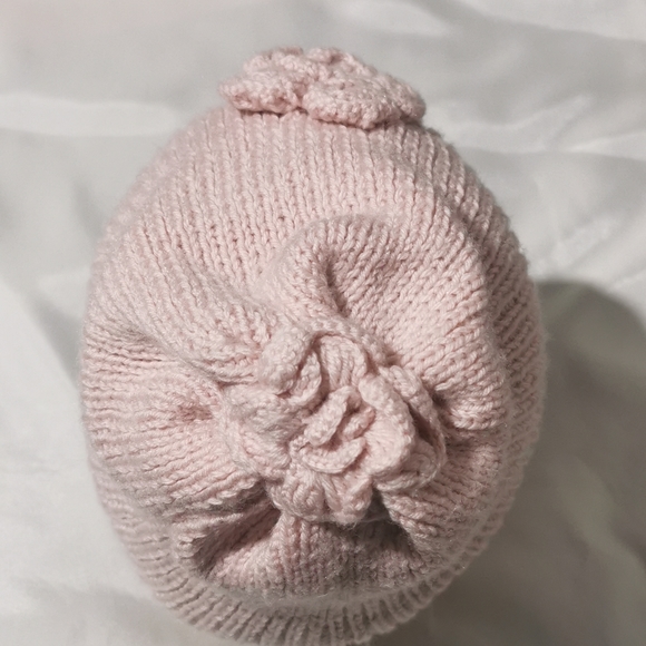 New Handmade infinity scarf and hat set. - Picture 5 of 10